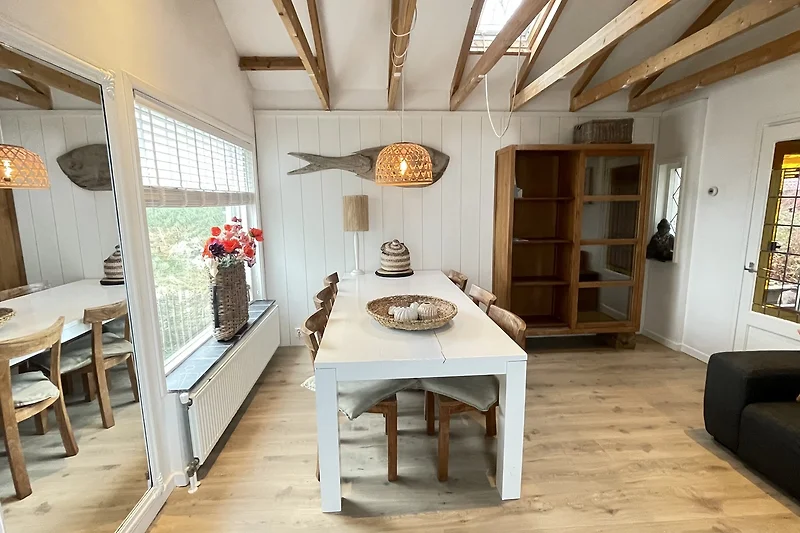 heerlijke lichte woonkamer met grote tafel