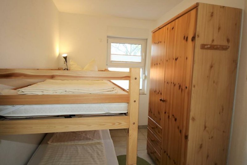 zweites Schlafzimmer mit Hochbetten - ideal für die Kinder!