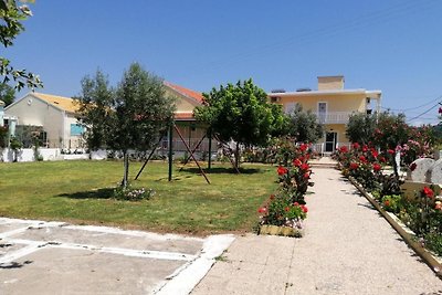 Stefanos Apartments in Agios Georgi