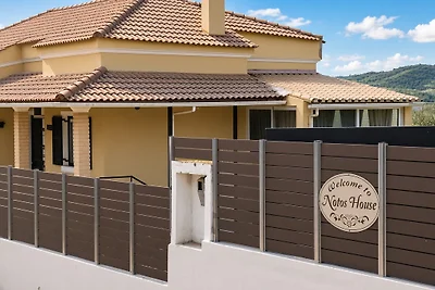 Notos House für 8 Personen geeignet