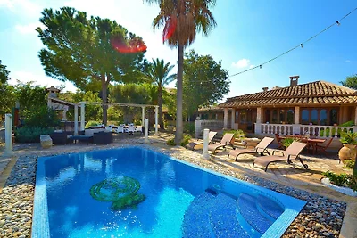Villa Can Bisbe 187 by Mallorca Cha