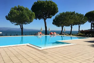 Front Lake Resort Le Corti del Lago Dreizimme...