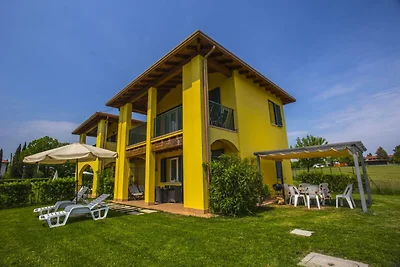 Residenz Karina Dreizimmer-Ferienhaus Villa...