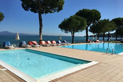 Front Lake Resort Le Corti del Lago Dreizimme...