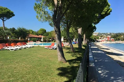 Front Lake Resort Le Corti del Lago Dreizimme...