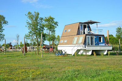 Marina Azzurra Resort Houseboat Garden