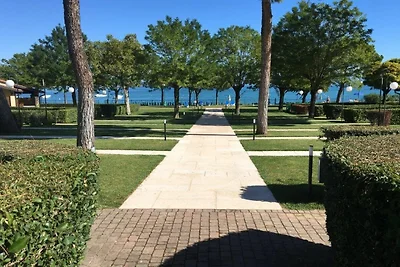 Front Lake Resort Le Corti del Lago Dreizimme...