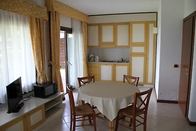 Front Lake Resort Le Corti del Lago Dreizimme...