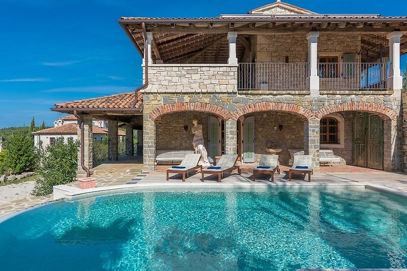 Villa with Private Pool in Barat