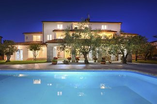 Ferienwohnung Hope mit Pool