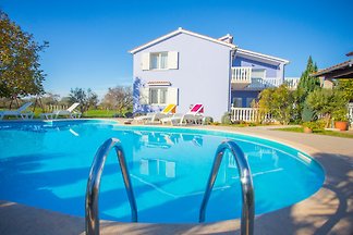 Valtura con piscina