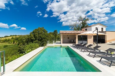 Villa Grazia with heated Pool