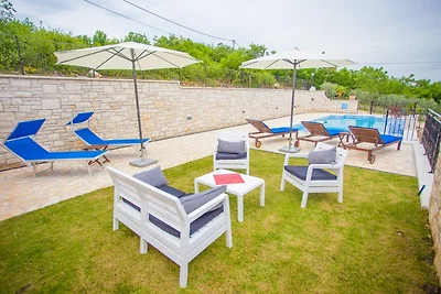 Villa Lara 