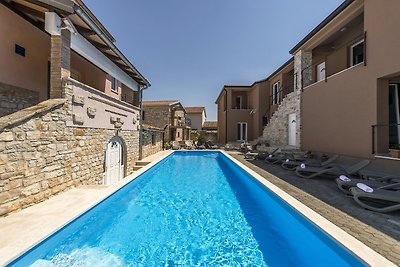Fiorela I - Villa Valtrazza 