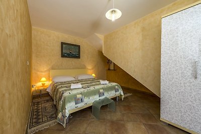 Fiorela I - Villa Valtrazza 