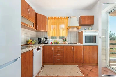 Holiday House Verica