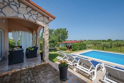 Holiday House Verica