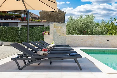 Villa Grazia with heated Pool