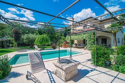 Studio in Villa Arta