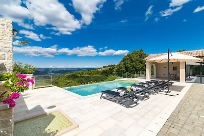 Villa Grazia with heated Pool