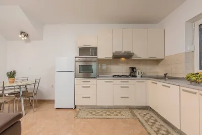 Holiday House Verica