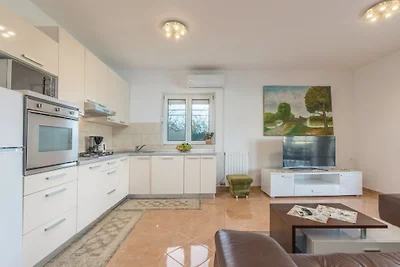 Holiday House Verica