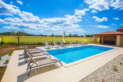 Villa Gialla