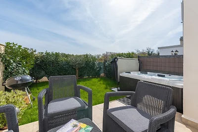 Holiday House Businia
