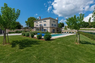 Villa Pi with heated Pool