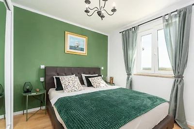 Holiday House Businia