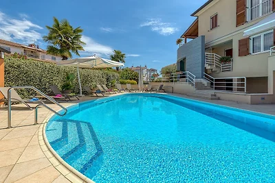 Irena mit Pool II
