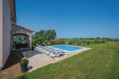 Holiday House Verica