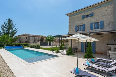Villa Pi with heated Pool