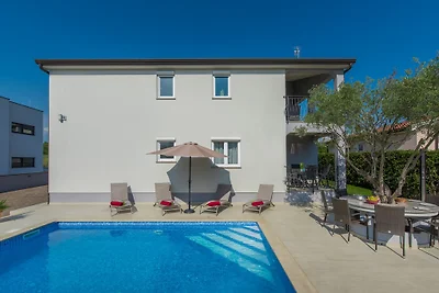 Emanuela alla Silver House