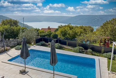 Villa Targeto mit Meerblick