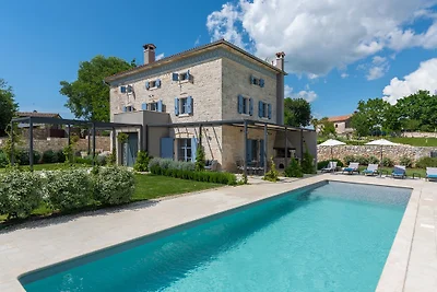 Villa Pi with heated Pool