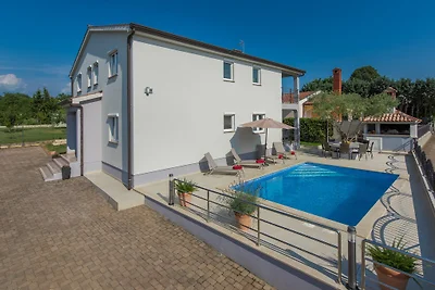 Emanuela alla Silver House