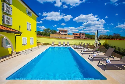 Villa Gialla
