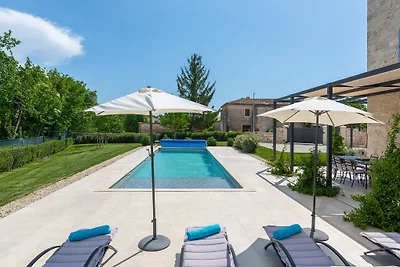 Villa Pi with heated Pool