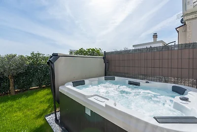 Holiday House Businia