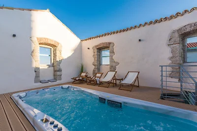 Villa Paola mit dem Dachpool