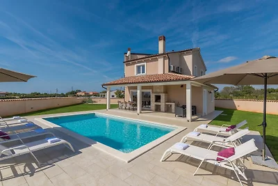 Villa Magica
