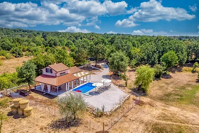 Holiday House Krase