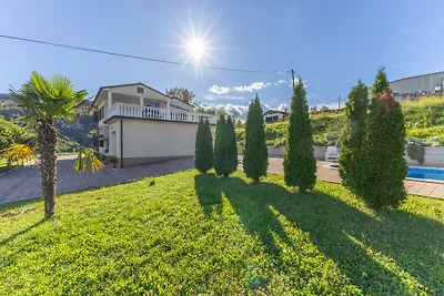 App Maria Buzet with shared pool