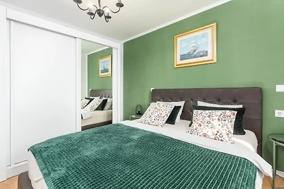 Holiday House Businia