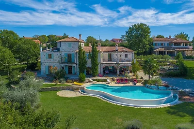 Villa zu den Drei Eichen-Barat