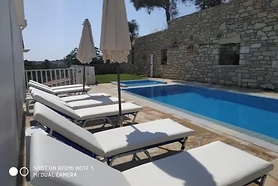 Villa Leonida, heated pool, luxury