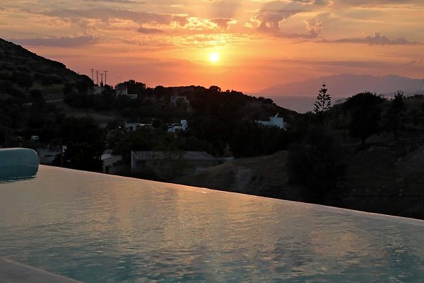 <span style="font-size:smaller;">Bedrijf Cretan Villas</span><br> Mevr. Mihova <span style="font-size:smaller;">Bedrijf Cretan Villas</span><br> Mevr. Mihova
