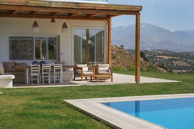 New Stone Villa with Pool, Pitsidia