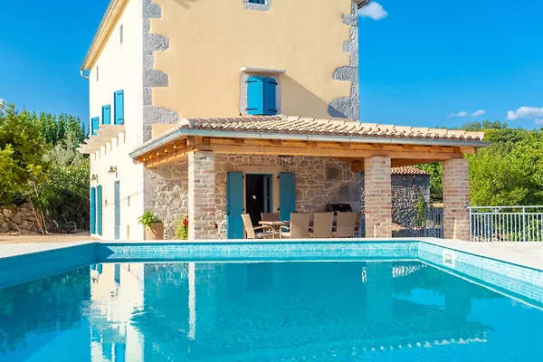 Villa Lusa z basenem